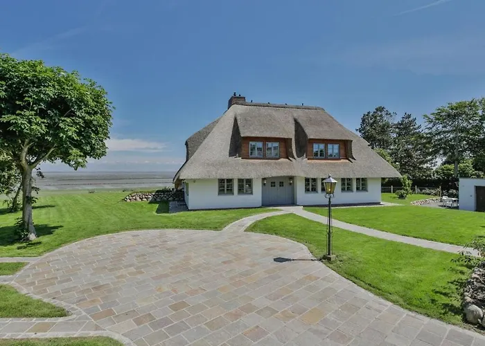 House By The Sea Comfortable Holiday Residence